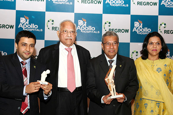 From Left to Right: Mr. Satyen Sanghavi (Chief Scientific Officer, Regrow), Dr. Pratap C Reddy( Chairman, Apollo Hospitals), Mr. Yash Sanghavi (CEO, Regrow) & Ms. Sangita Reddy (Joint Managing Director, Apollo Hospitals)