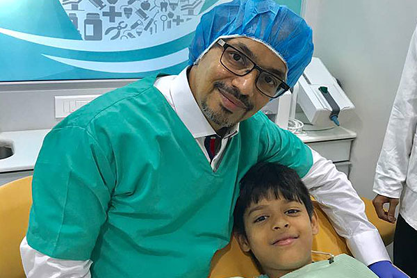 Dr Sharat Shetty MDS, Prosthodontist and implant dentist, Prosmile Clinic, Hiranandani Gardens Powai