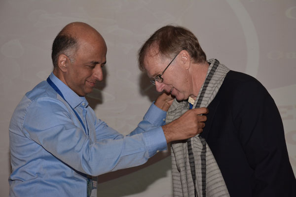 Mr. Samir Somaiya President at Somaiya Vidyavihar welcomes Dr. Michael Clarke at Somaiya Vidyavihar for one day symposium of Stem Cell & Cancer.