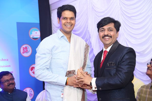 Niranjan Davkhare & Director Umesh Warghat