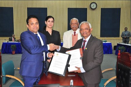 Trivitron Healthcare signs MoU with Amity University & Institutions