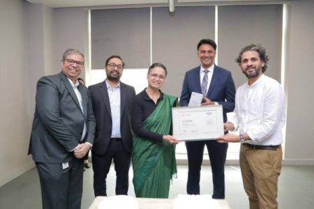 Dr Aruna Kalra achieves milestone of doing highest number of robotic assisted surgeries