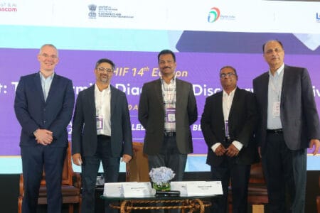 Clinicians, med tech experts focus on AI disruptions in med devices, care delivery